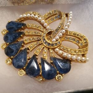 1928 Jewelry Company Faux Sapphire, Peridot, and Pearl Brooch - Goldtone